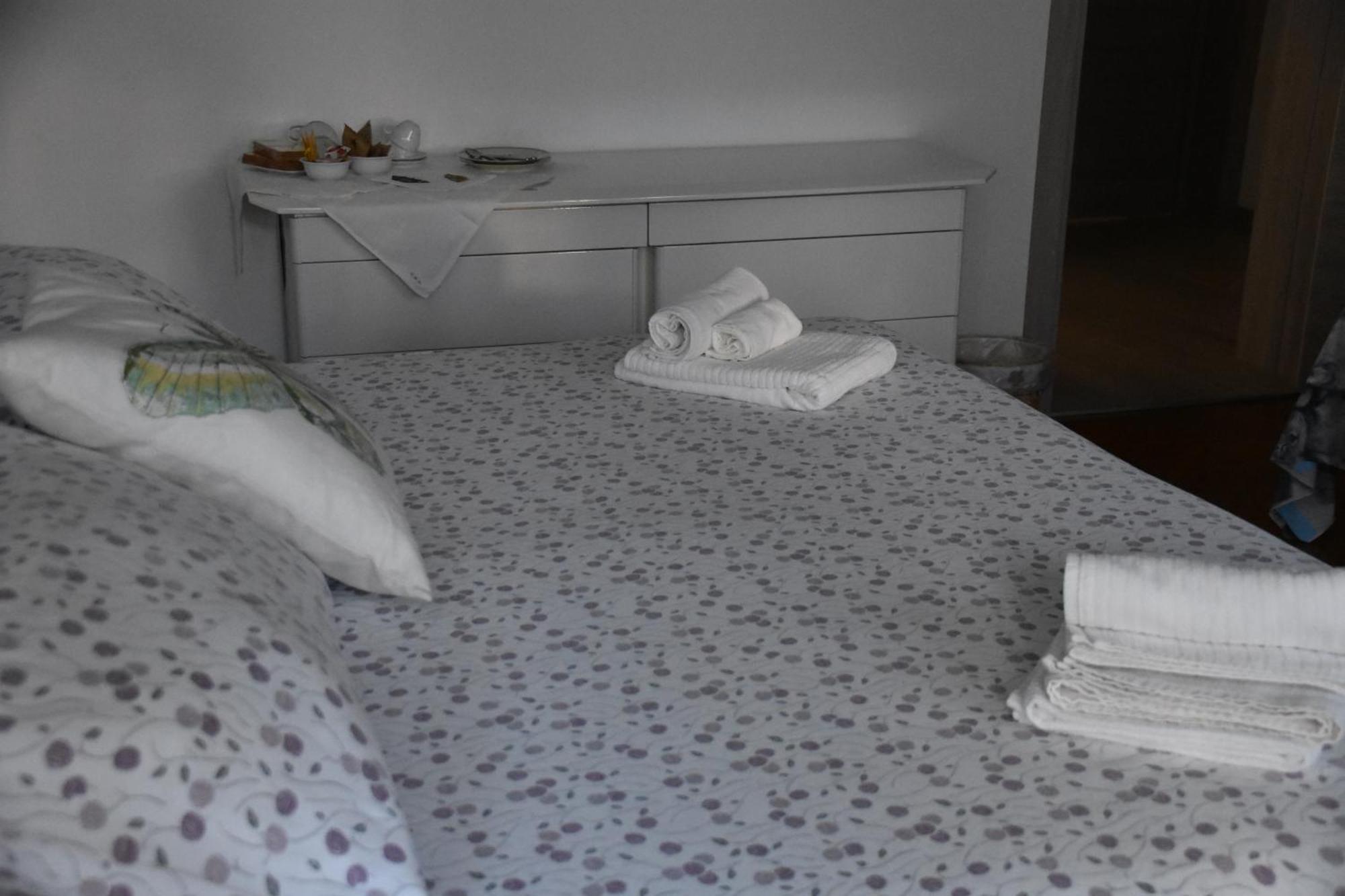 Residenza Delle Farfalle-tripla Con Bagno Privato E Matrimoniale Con Bagno Condiviso Affittacamere Padova