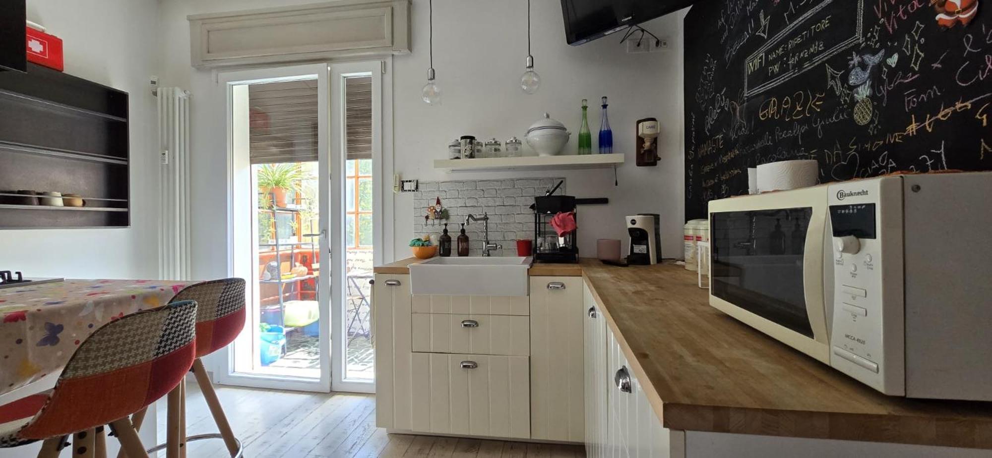 Residenza Delle Farfalle-tripla Con Bagno Privato E Matrimoniale Con Bagno Condiviso Affittacamere