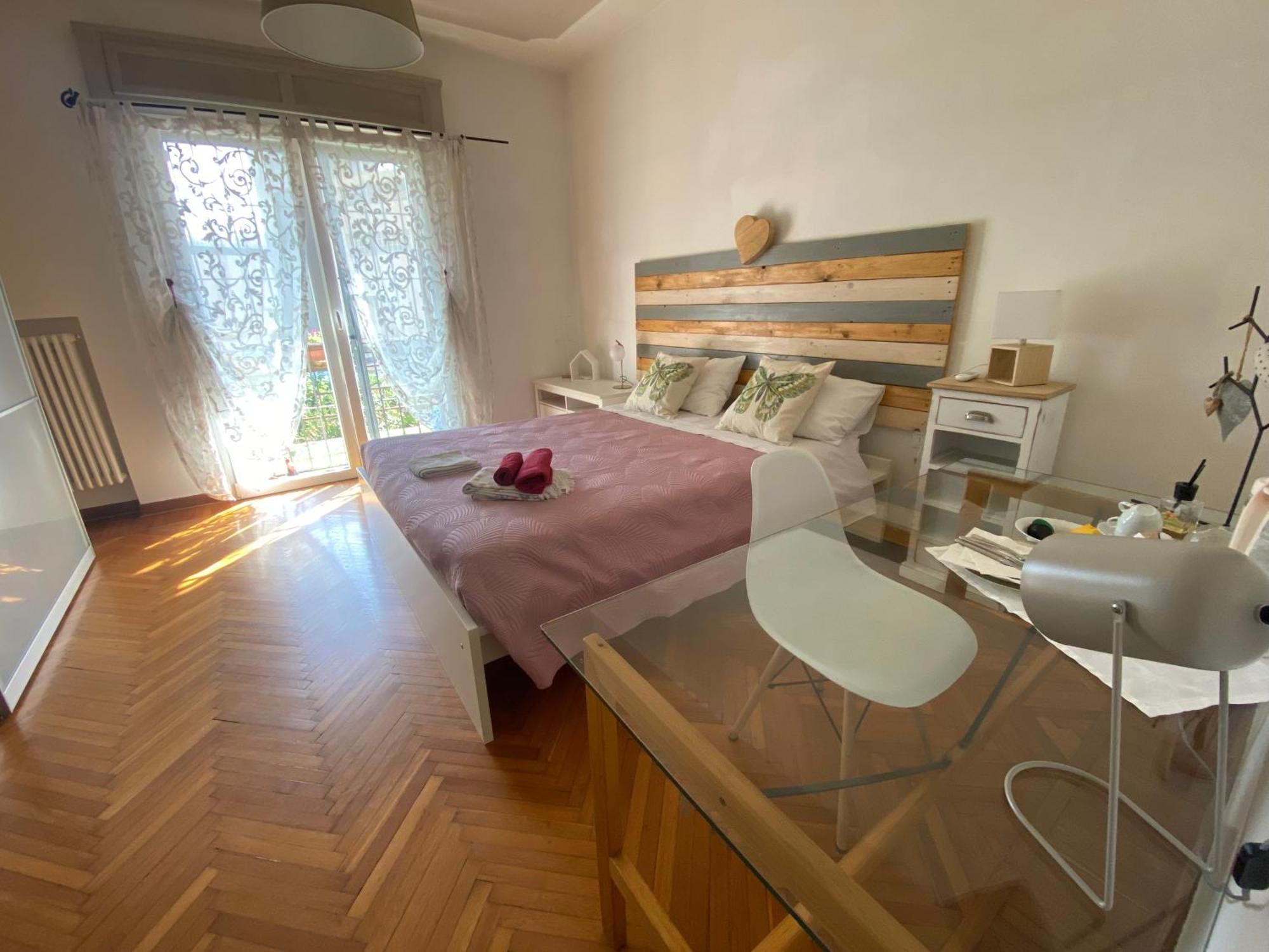 Residenza Delle Farfalle-tripla Con Bagno Privato E Matrimoniale Con Bagno Condiviso *