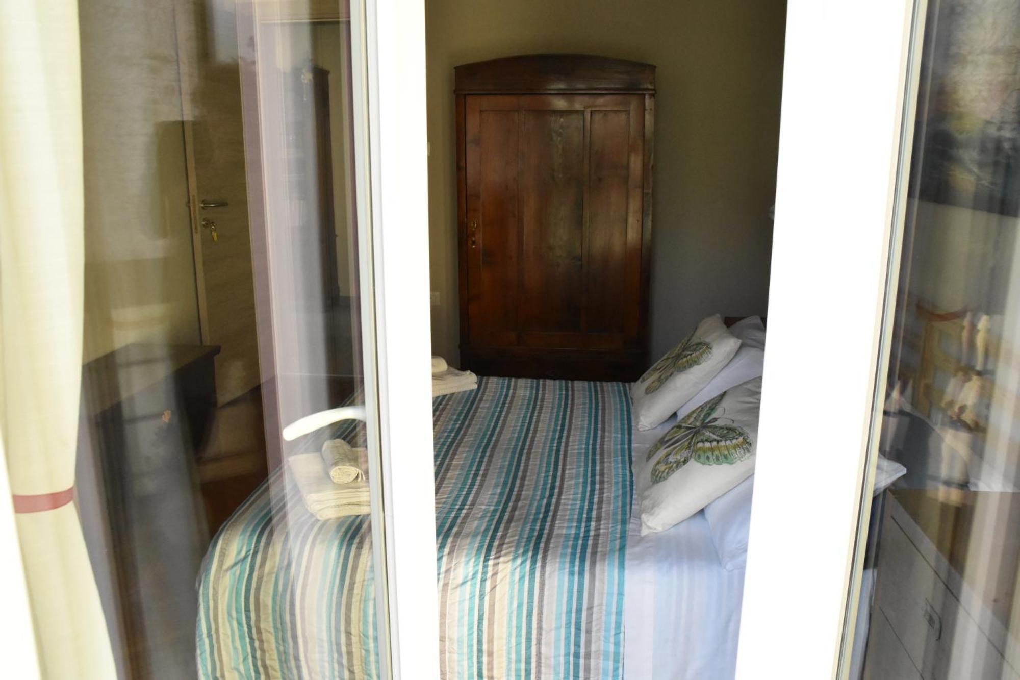 Affittacamere Residenza Delle Farfalle-tripla Con Bagno Privato E Matrimoniale Con Bagno Condiviso Padova