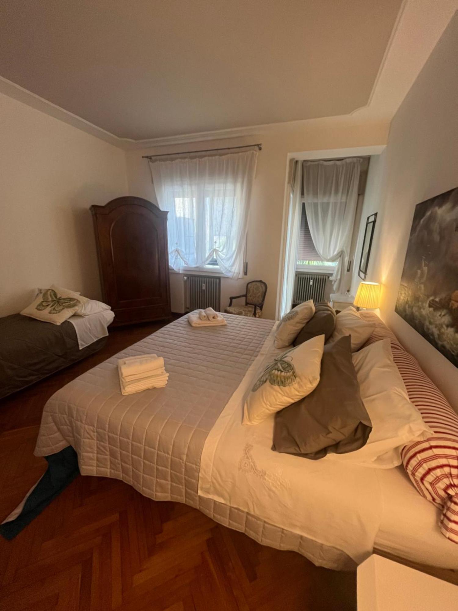Residenza Delle Farfalle-tripla Con Bagno Privato E Matrimoniale Con Bagno Condiviso Affittacamere
